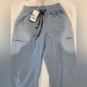 COPY - BRAND NEW FIGS Women’s Jogger Scrub Pants and Scrub Top- Dusty Blue